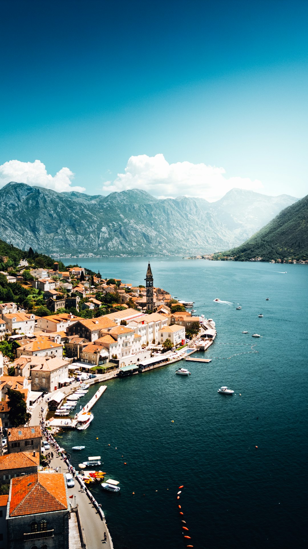 Making Connections While Traveling Solo